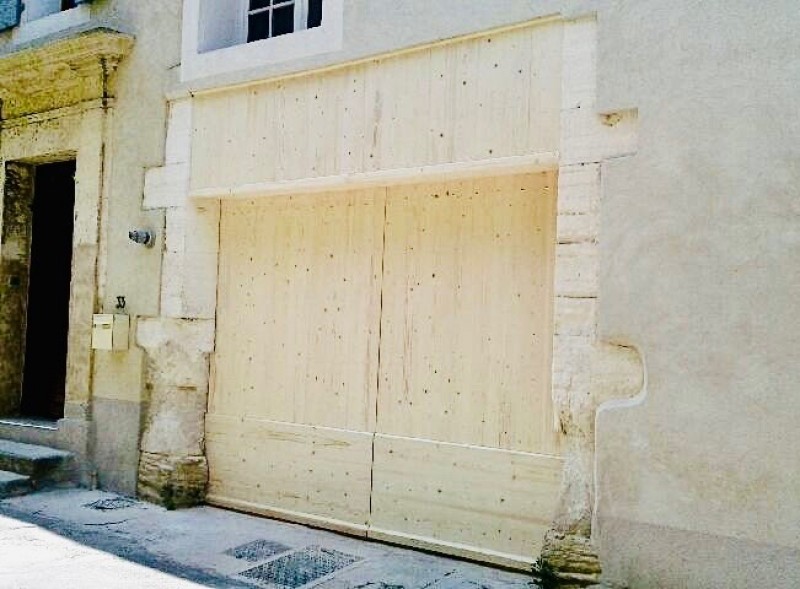 Menuiserie familiale offrant une large gamme de service pour tout ce qui touche au bois à Avignon, Carpentras et Cavaillon